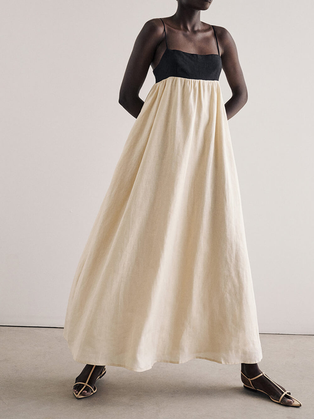 Robe longue à bretelles ample patchwork noir et blanc