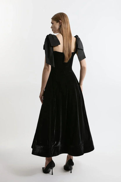 Robe midi bustier en velours avec nœud