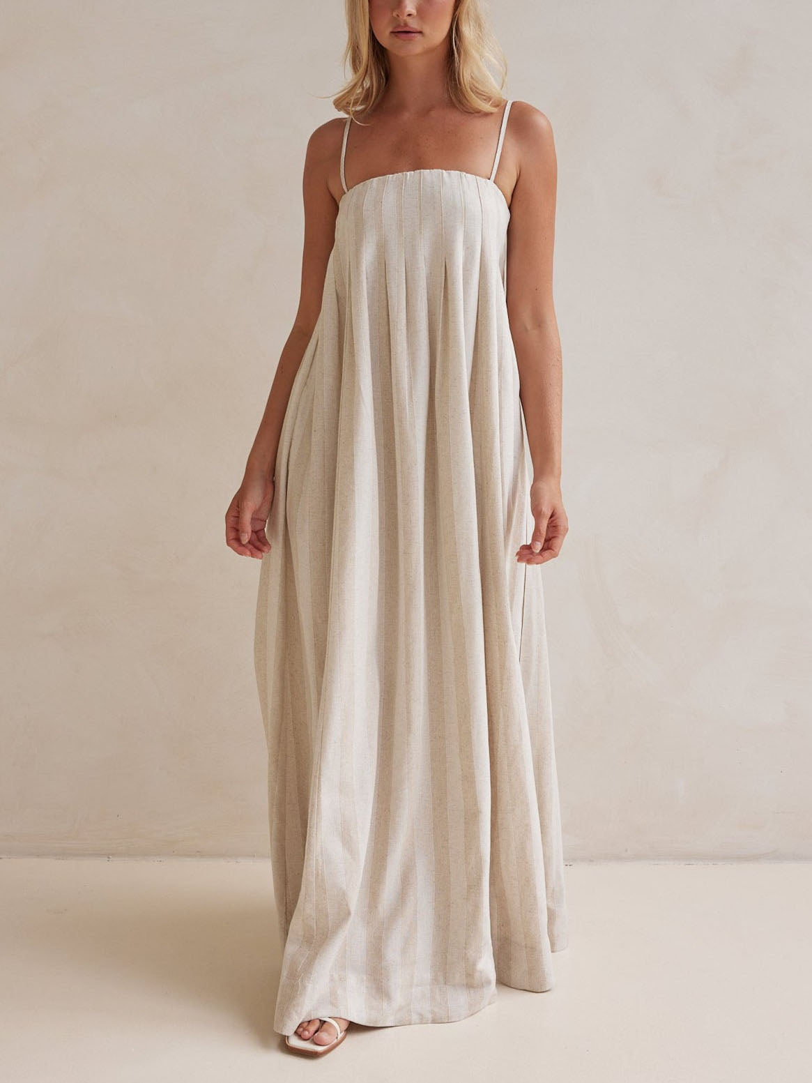 Robe longue décontractée rayée à col licou