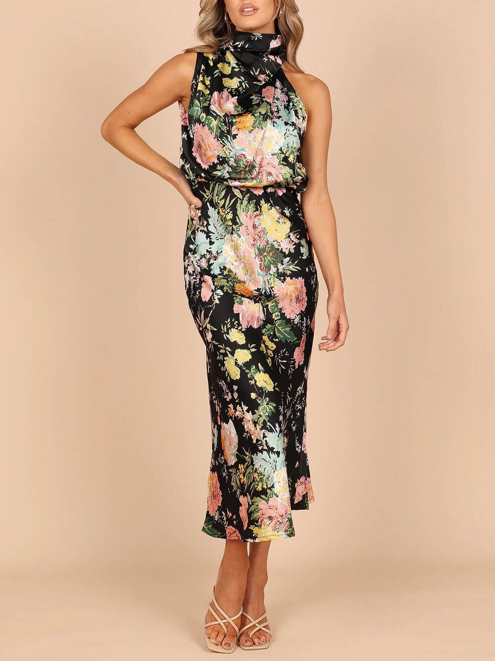 Robe longue fleurie à encolure dos-nu et taille élastiquée