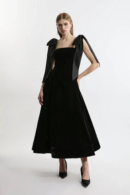 Robe midi bustier en velours avec nœud