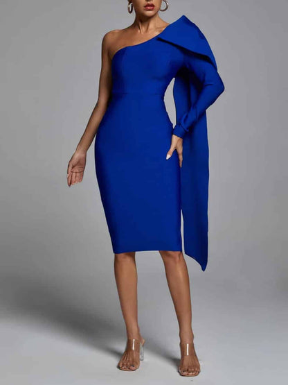 Robe moulante asymétrique bleu Abbey