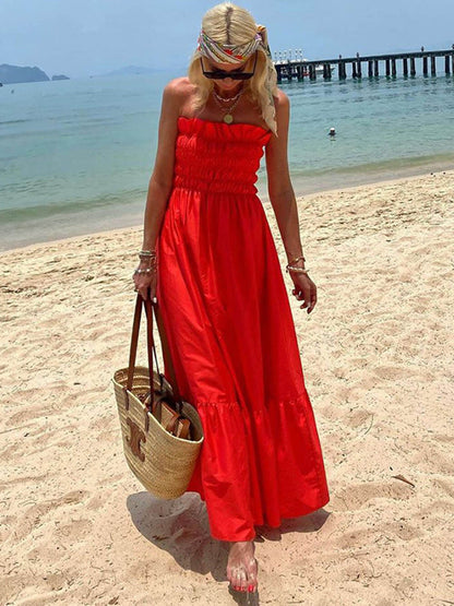 Robe longue de vacances à épaules dénudées et buste smocké