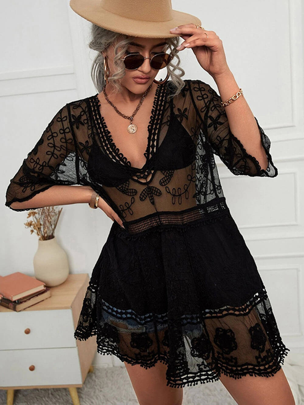 Robe de plage bikini décontractée en dentelle ajourée