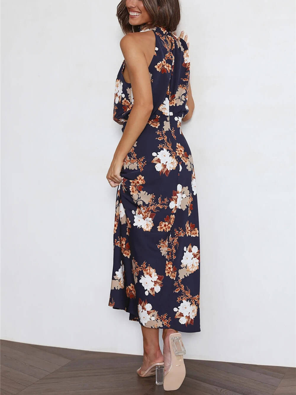 Robe longue fleurie à encolure dos-nu et taille élastiquée