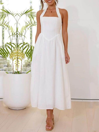 Robe licou courte noire mi-longue avec ceinture
