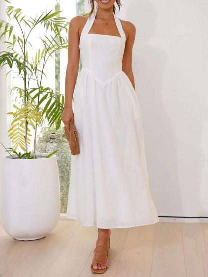 Robe licou courte noire mi-longue avec ceinture