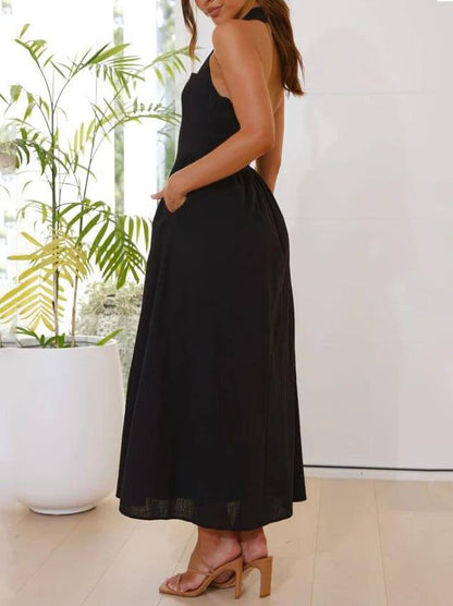 Robe licou courte noire mi-longue avec ceinture