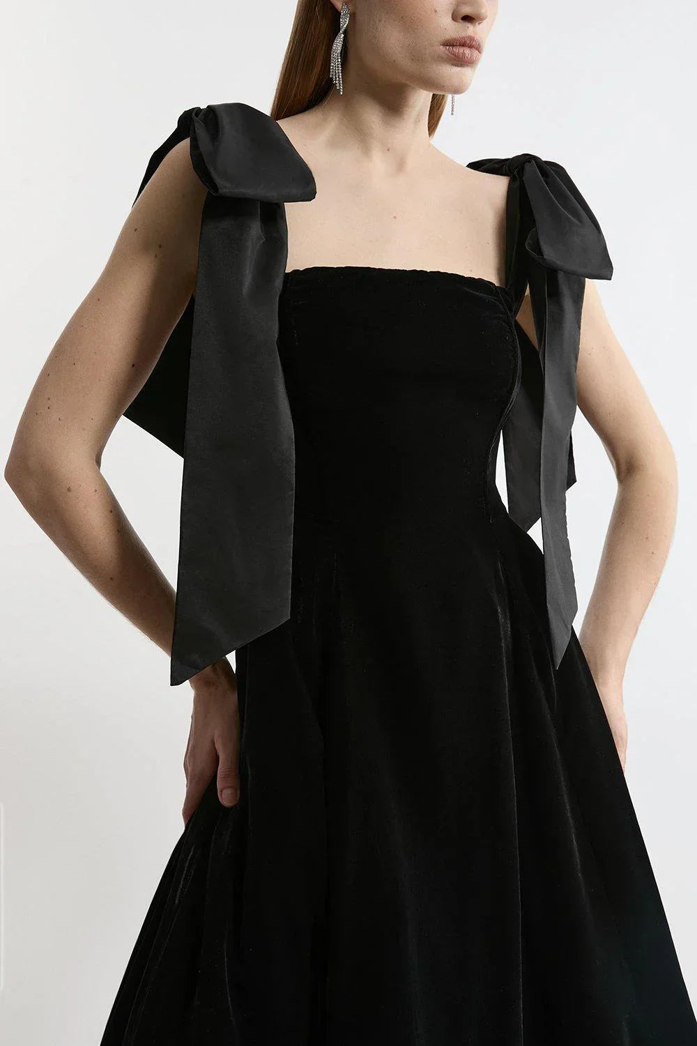 Robe midi bustier en velours avec nœud
