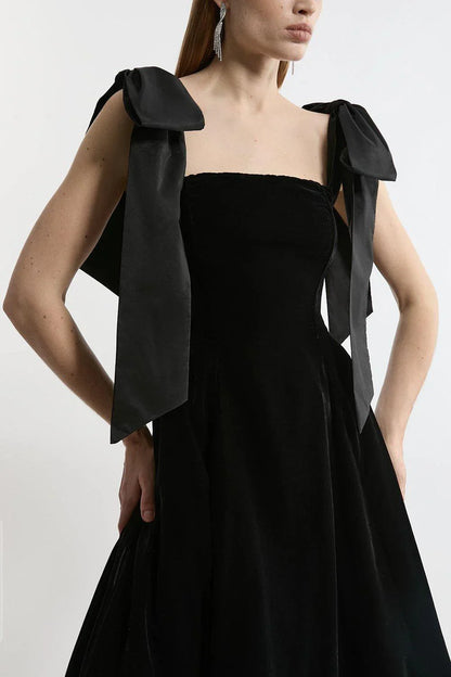Robe midi bustier en velours avec nœud