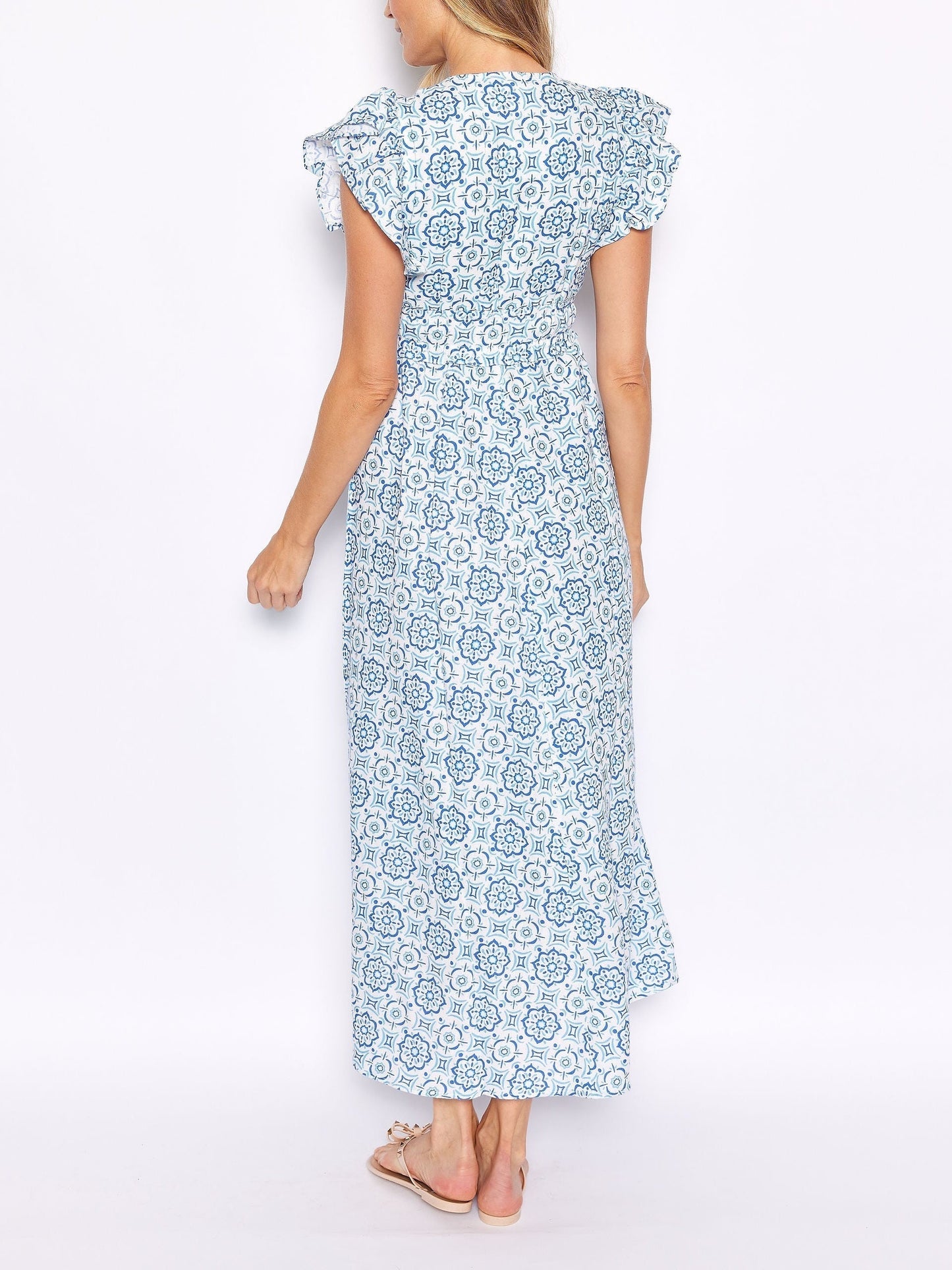 Robe longue à manches flottantes et col en V médaillon bleu