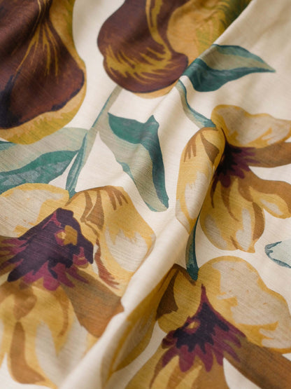 Robe longue à motifs végétaux dessinés à la main