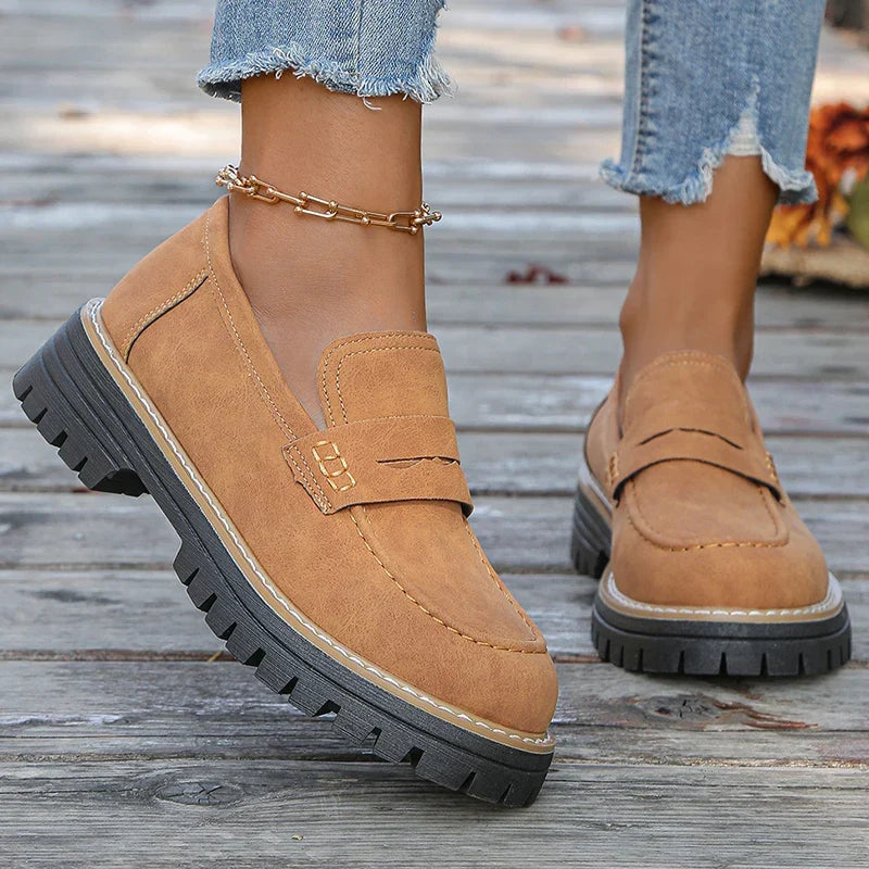 Mocassins compensés en daim Bromley