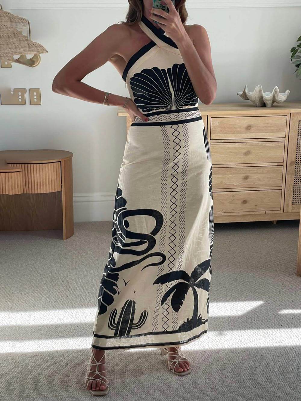 Robe longue élégante et sexy à imprimé ethnique, coupe moulante et dos nu