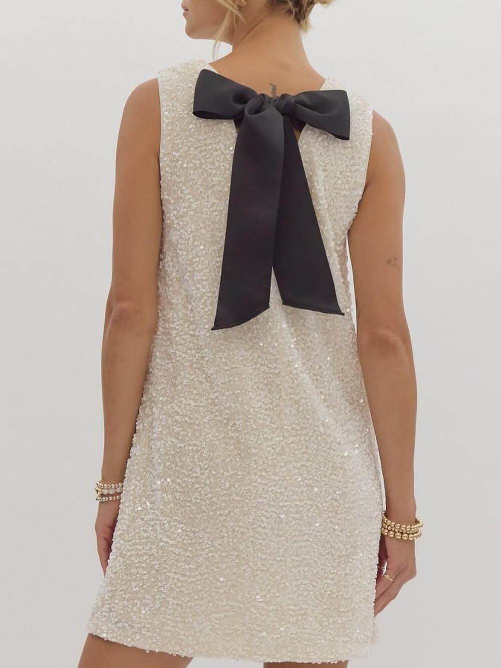 Mini-robe de soirée à nœuds à nouer et à paillettes