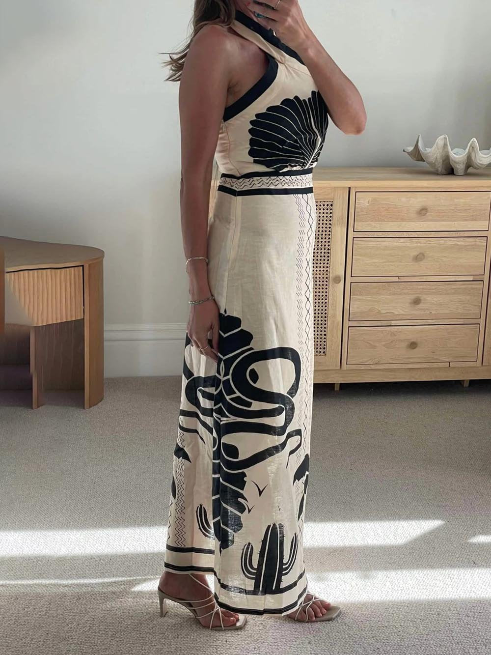 Robe longue élégante et sexy à imprimé ethnique, coupe moulante et dos nu